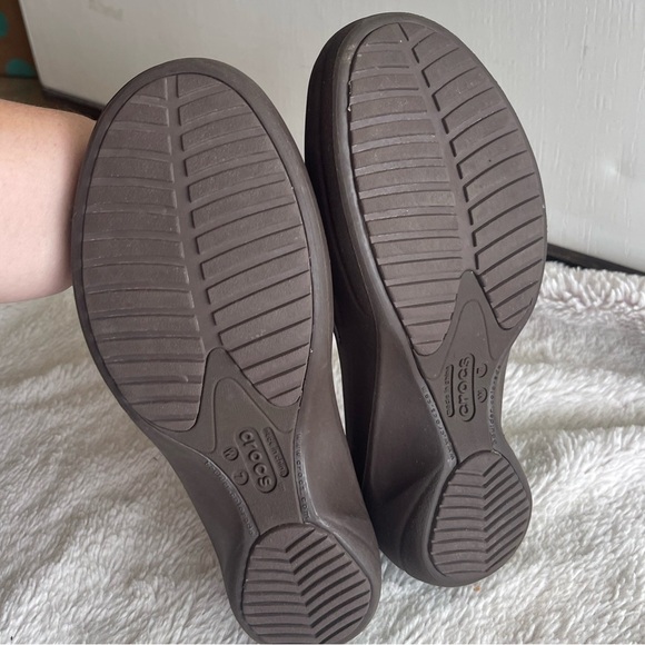 Crocs Juneau brown rubber waterproof clog slip on wedge - Picture 4 of 7